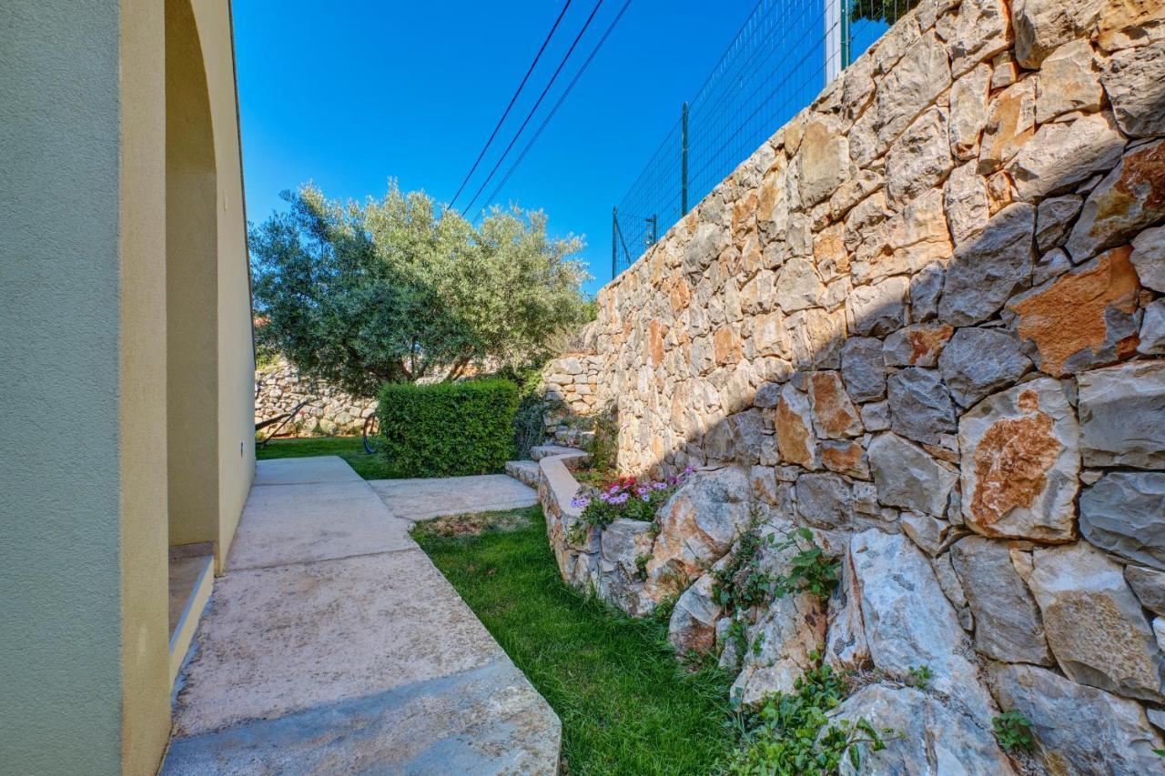 Sven Apartment Veli Losinj Ngoại thất bức ảnh